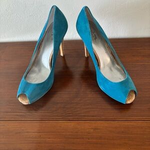 Women’s Size 9M Guess Turquoise Peep Toe Heels
